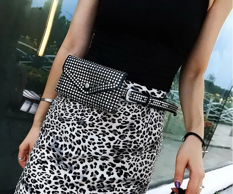 Fashion Rivets Waist Pack Luxury Designer Fanny Pack Small Women Waist Bag Phone Pouch Punk Belt Bag Purse
Fashion Rivets Waist Pack Luxury Designer Fanny Pack Small Women Waist Bag Phone Pouch Punk Belt Bag Purse