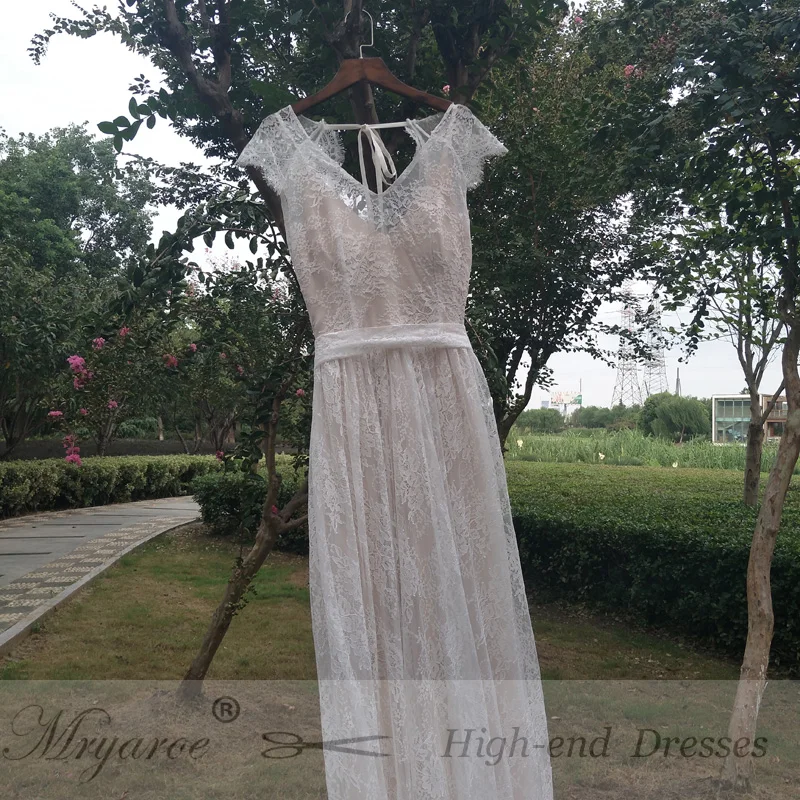  Real Picture Delicate Lace Romatic Bohemian Wedding Dresses Keyhole Back Bridal Dress With Cap Sleeves robe de mariage 2017 (3)