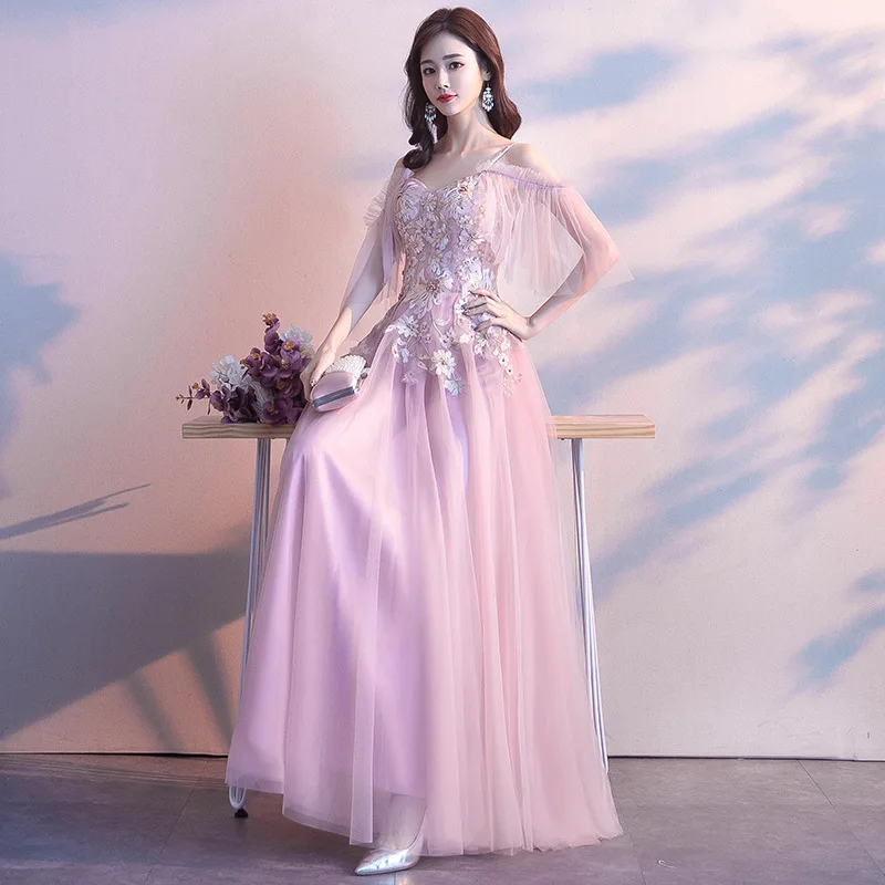 Pink Chinese Oriental V-Neck Embroidery Wedding Women Sexy Cheongsam Evening Dress Elegant Princess Dresses Modern Qipao
Pink Chinese Oriental V-Neck Embroidery Wedding Women Sexy Cheongsam Evening Dress Elegant Princess Dresses Modern Qipao
