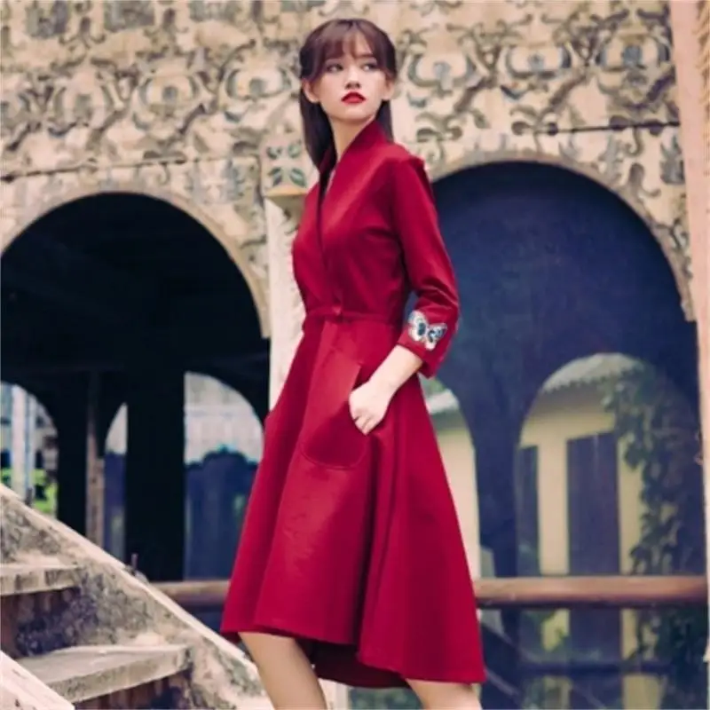Dress Women spring /autumn New fashion High quality Embroidered dress v-neck long section slim waist retro dress women
Dress Women spring /autumn New fashion High quality Embroidered dress v-neck long section slim waist retro dress women
