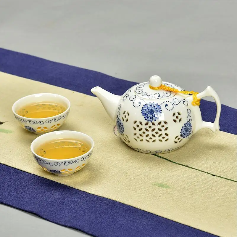 Exquisite Tea Set Bone China,Kung fu tea set for puer tea,Travel Ceramic Tea Set,One teapot 150ml & Two cups
Exquisite Tea Set Bone China,Kung fu tea set for puer tea,Travel Ceramic Tea Set,One teapot 150ml & Two cups