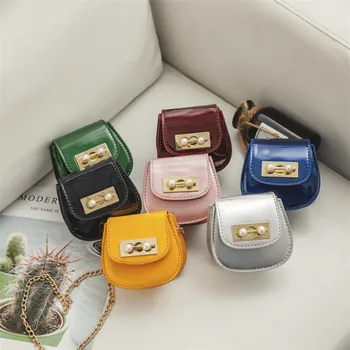 KAFVNIE Kid Girl Shoulder Bag Children Handbag pink pearl half round Metal chain Kid Flap Bag Shiny Party Baby Purse Wholesale 
KAFVNIE Kid Girl Shoulder Bag Children Handbag pink pearl half round Metal chain Kid Flap Bag Shiny Party Baby Purse Wholesale