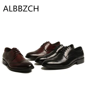 New genuine cow leather men shoes fashon carving derby wedding shoes high quality mens business dress work men shoes size 37 44
New genuine cow leather men shoes fashon carving derby wedding shoes high quality mens business dress work men shoes size 37 44