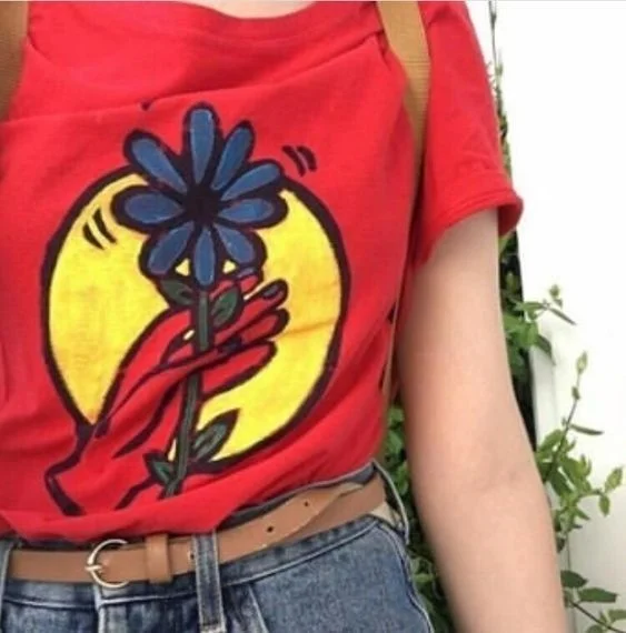 kuakuayu HJN Holding Flower Red Aesthetic T-Shirt Women Tumblr Grunge Cute Printed Tee Hipsters Street Style Tee Shirt
kuakuayu HJN Holding Flower Red Aesthetic T-Shirt Women Tumblr Grunge Cute Printed Tee Hipsters Street Style Tee Shirt