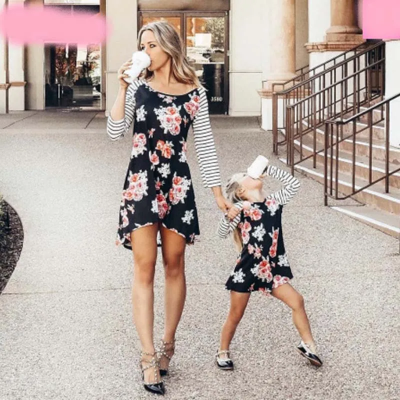 Dress for Mother Daughter Printing Long-Sleeved Dresses Mom Mama Kids Girl Family Outfit Family Matching Clothes
Dress for Mother Daughter Printing Long-Sleeved Dresses Mom Mama Kids Girl Family Outfit Family Matching Clothes