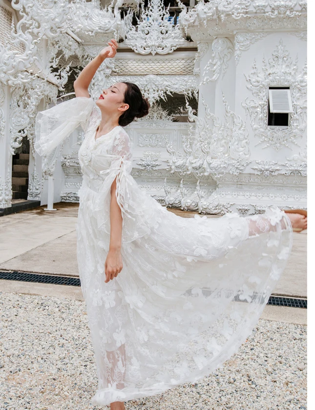 white snow queen long flare medieval sleeve butterfly embroidery dress Renaissance Gown princess Victoria dress/Marie Antoinette
white snow queen long flare medieval sleeve butterfly embroidery dress Renaissance Gown princess Victoria dress/Marie Antoinette