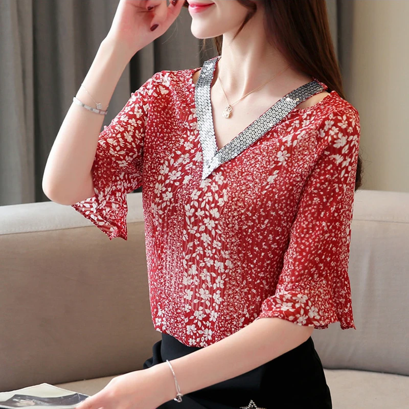 2019 Summer New Women Blouse Floral Print Sequin V-neck Short Sleeve Chiffon Lady Shirt Korean Fashion Causal women's Tops
2019 Summer New Women Blouse Floral Print Sequin V-neck Short Sleeve Chiffon Lady Shirt Korean Fashion Causal women's Tops