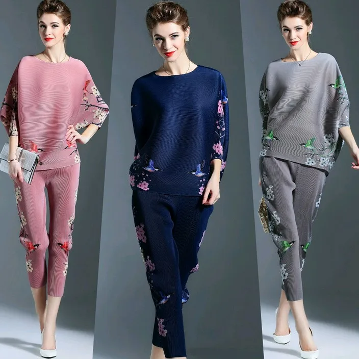 FREE SHIPPING Miyake fashion print top clothing elegant loose pleated little feet pants set IN STOCK
FREE SHIPPING Miyake fashion print top clothing elegant loose pleated little feet pants set IN STOCK