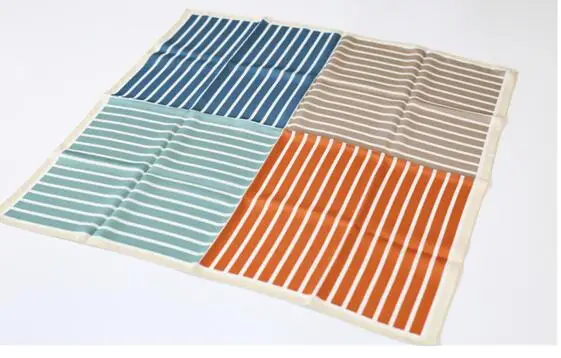 2018 new retro hit color silk scarf striped art small fresh spring and summer with a small square scarf
2018 new retro hit color silk scarf striped art small fresh spring and summer with a small square scarf