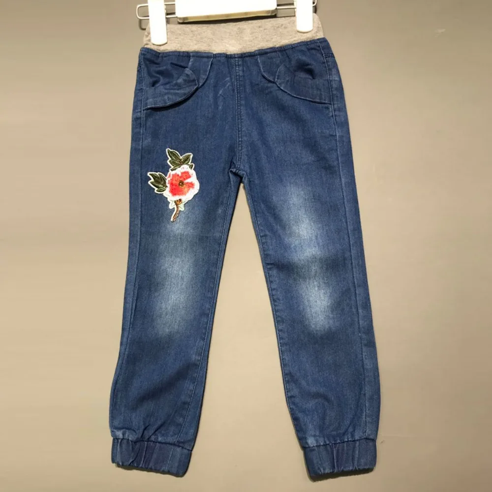 2-8Y Girls Blue Jeans Rose Embroidery High Elastic Waist 4 pockets Children Pencil pants ZQ-SS1869
2-8Y Girls Blue Jeans Rose Embroidery High Elastic Waist 4 pockets Children Pencil pants ZQ-SS1869