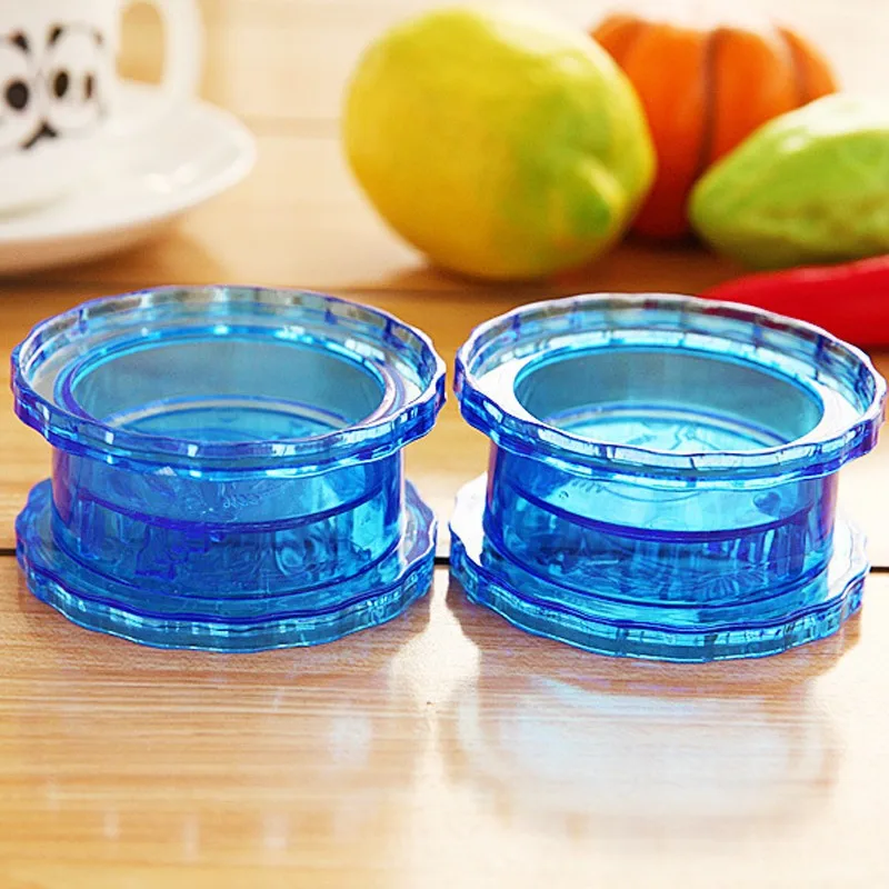Helpful Garlic Crusher Grater Plastic Box Twist Peeler Mincer Press Kitchen Tool Ginger Kitchen supplies cooking Tool
Helpful Garlic Crusher Grater Plastic Box Twist Peeler Mincer Press Kitchen Tool Ginger Kitchen supplies cooking Tool