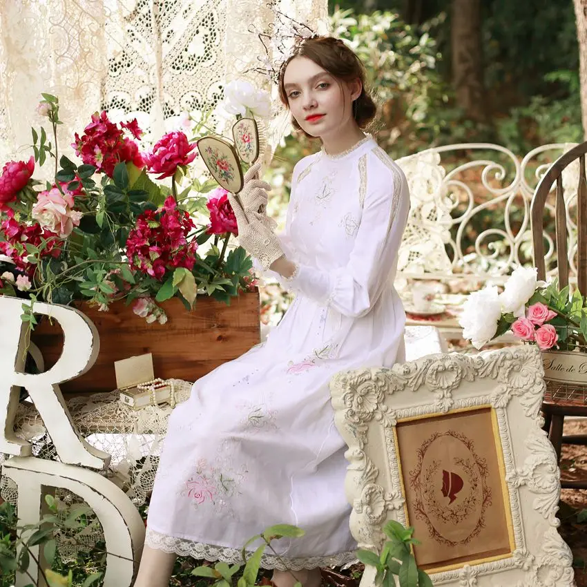 LYNETTE'S CHINOISERIE Autumn Original Design Women Limited Edition Antique Crochet Embroidered Victoria Vintage Cotton Dresses
LYNETTE'S CHINOISERIE Autumn Original Design Women Limited Edition Antique Crochet Embroidered Victoria Vintage Cotton Dresses