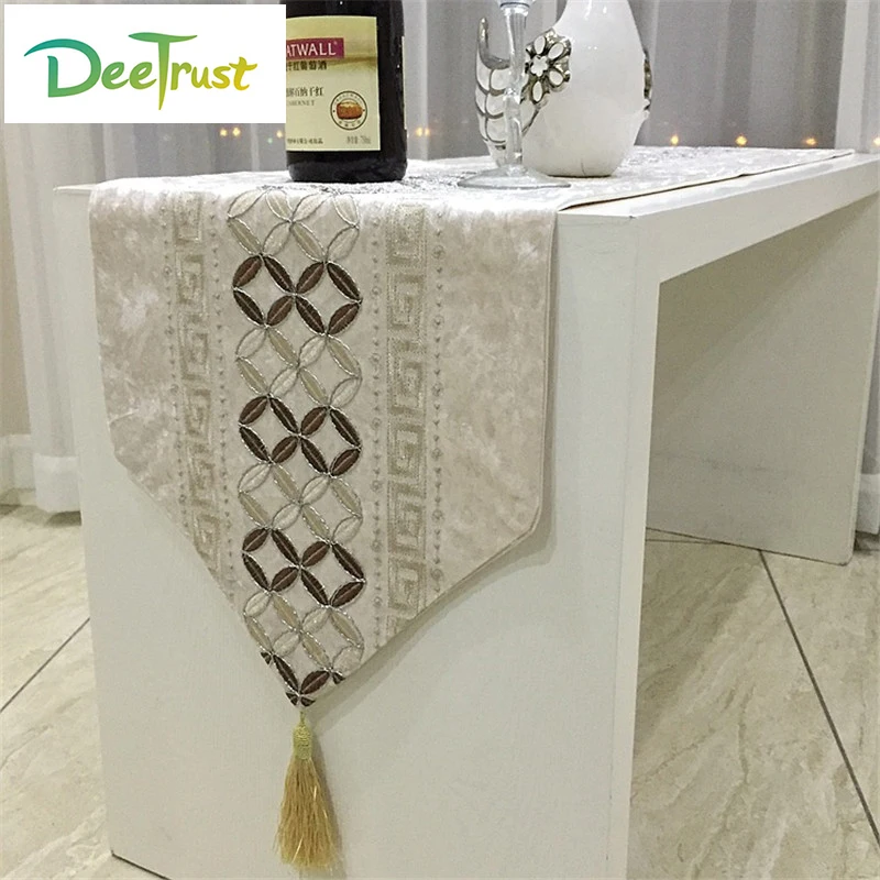 Floral Polyester Fashion European Style Luxury Embroidery Table Runner for Wedding chemin de table Home Decoration Table Cover
Floral Polyester Fashion European Style Luxury Embroidery Table Runner for Wedding chemin de table Home Decoration Table Cover