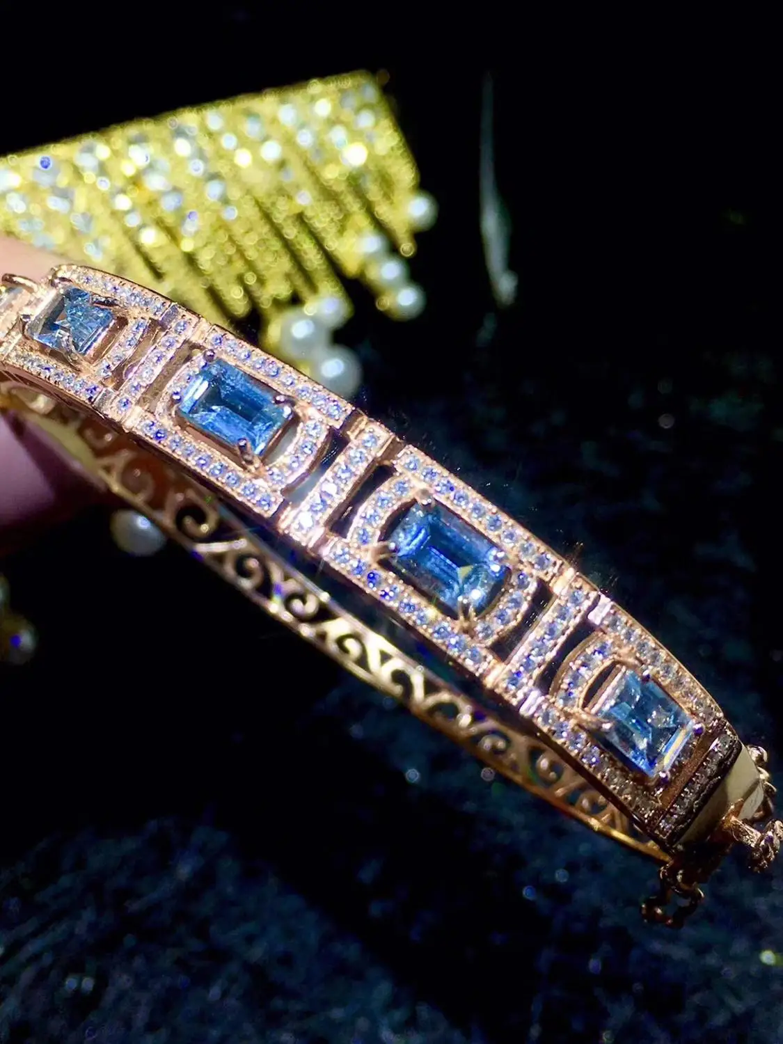 exquisite blue topaz gemstone bracelet bangle women bracelet 925 silver fine jewelry 100% natural sapphire blue color girl gift
exquisite blue topaz gemstone bracelet bangle women bracelet 925 silver fine jewelry 100% natural sapphire blue color girl gift