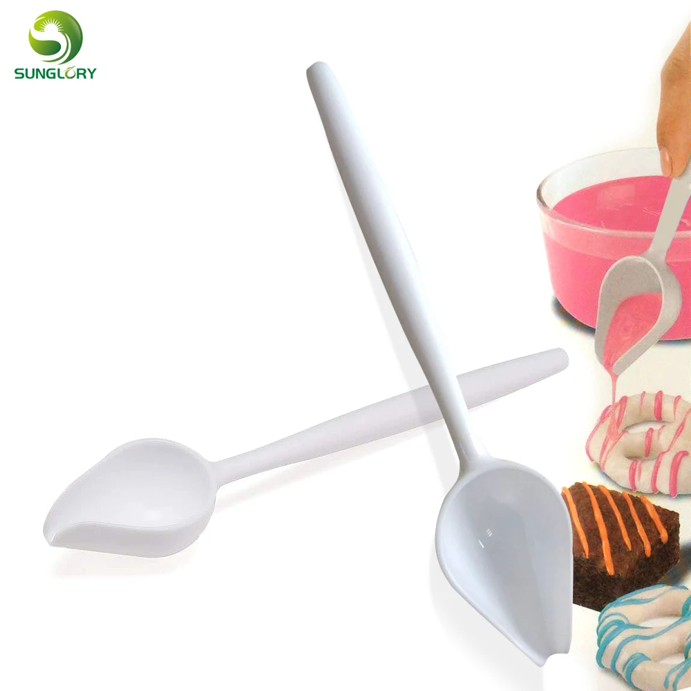 2Pcs/Set Plastic Funnel Drizzling Scoop Candy Melts Spoon Ice Cream Chocolate Cake Decors Cream Filter Dessert Baking Tools
2Pcs/Set Plastic Funnel Drizzling Scoop Candy Melts Spoon Ice Cream Chocolate Cake Decors Cream Filter Dessert Baking Tools