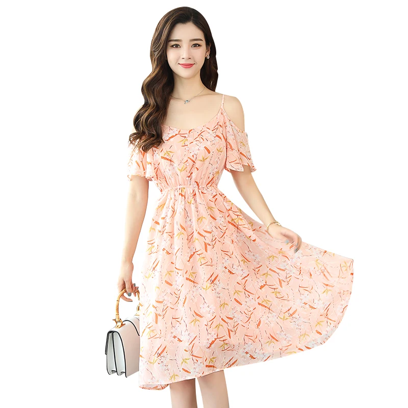 2018 Autumn sexy open shoulder flower printed red pink Dress Half Sleeves Open Shoulder Women Knee-length strap Dresses 651B3
2018 Autumn sexy open shoulder flower printed red pink Dress Half Sleeves Open Shoulder Women Knee-length strap Dresses 651B3