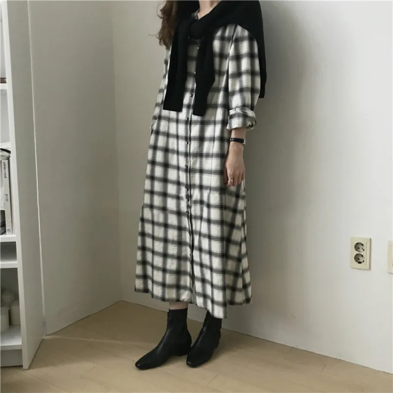 Women Autumn Long Shirt Plaid Cotton Dress with Belt Female Vintage Vestido with Buttons Elegant Bodycon Robe Femme Sarafan
Women Autumn Long Shirt Plaid Cotton Dress with Belt Female Vintage Vestido with Buttons Elegant Bodycon Robe Femme Sarafan