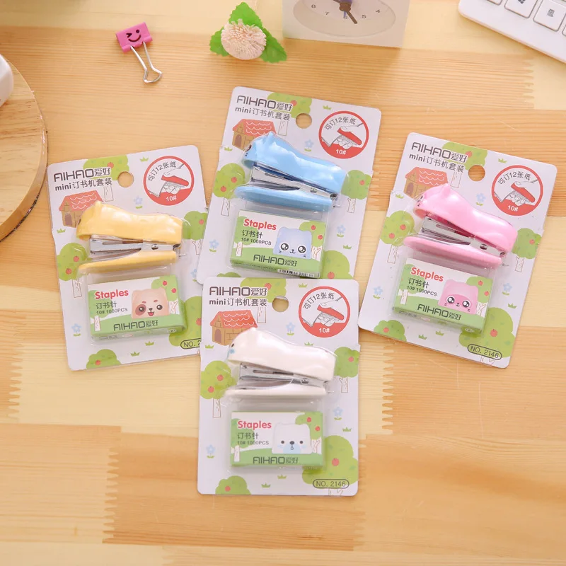 8 set/Lot Cute dog and cat stapler 1000 pcs mini staple for binding Stationery office school supplies grapadoras de oficina 6116
8 set/Lot Cute dog and cat stapler 1000 pcs mini staple for binding Stationery office school supplies grapadoras de oficina 6116