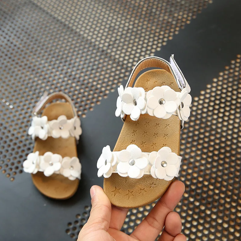 Summer Children Kids Beach Sandals Girls Little Princess Soft Bottom Flower Sandals Fashion Non-slip PU Leather Toddler Shoes
Summer Children Kids Beach Sandals Girls Little Princess Soft Bottom Flower Sandals Fashion Non-slip PU Leather Toddler Shoes