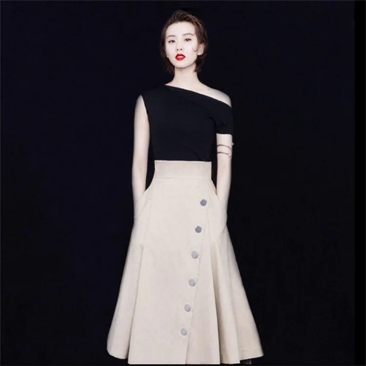 Xia Xin Liu Shishi's Black Slant Collar Top 2019 Slash Neck Solid Short Black Shirts Women Clothes
Xia Xin Liu Shishi's Black Slant Collar Top 2019 Slash Neck Solid Short Black Shirts Women Clothes