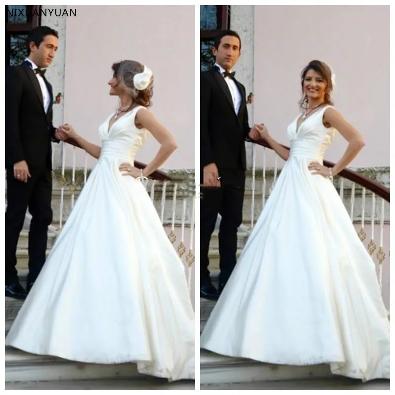 Simple Spring Summer Satin Wedding Dresses 2019 New Fashion A Line Satin Sexy V-neck Wedding Gown Bridal Gowns Backless
Simple Spring Summer Satin Wedding Dresses 2019 New Fashion A Line Satin Sexy V-neck Wedding Gown Bridal Gowns Backless