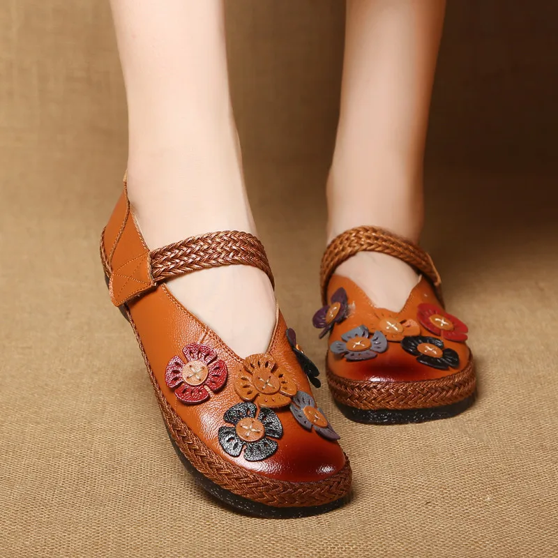 New leather ethnic style retro flat Women's shoes spring summer fashion embroidered Sell well casual mom shoes Breathable soft
New leather ethnic style retro flat Women's shoes spring summer fashion embroidered Sell well casual mom shoes Breathable soft