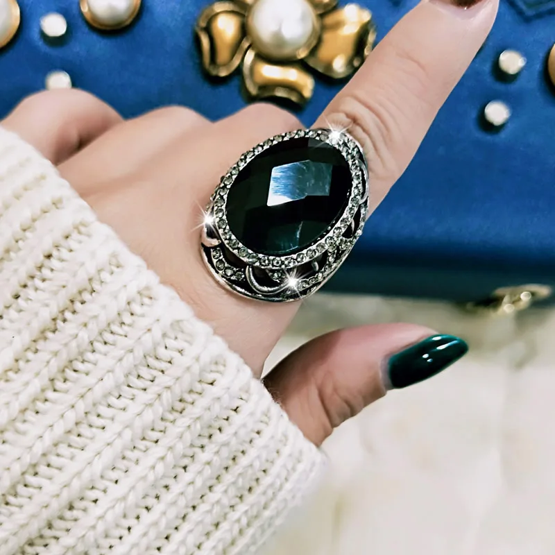 SINLEERY Vintage Hollow Oval Big Wedding Rings Antique Silver Color Acrylic Crystal Rings For Women Fashion Jewelry JZ166 SSK
SINLEERY Vintage Hollow Oval Big Wedding Rings Antique Silver Color Acrylic Crystal Rings For Women Fashion Jewelry JZ166 SSK