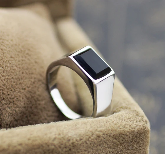 States domineering man obsidian transshipment not fade titanium steel ring index finger ring can lettering atmosphere
States domineering man obsidian transshipment not fade titanium steel ring index finger ring can lettering atmosphere