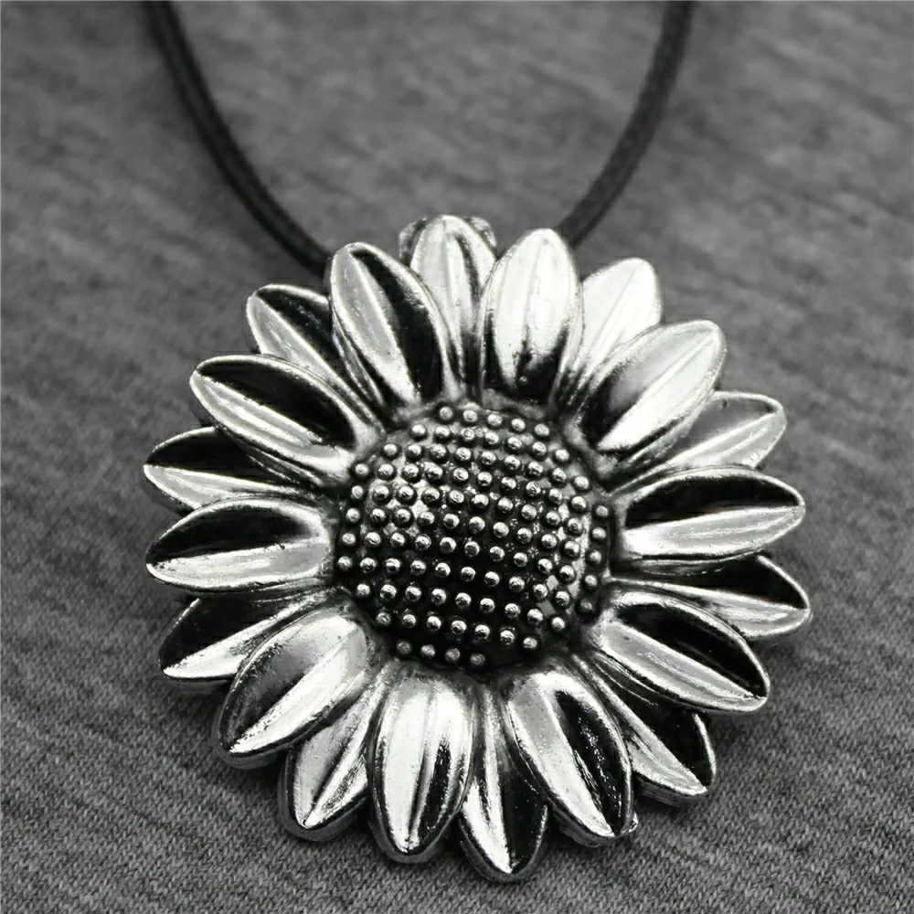 2 Colors Antique Bronze Antique Silver Tone 37mm Sunflower Pendant Leather Chain Necklace For Women 2019 Fashion Dropshipping
2 Colors Antique Bronze Antique Silver Tone 37mm Sunflower Pendant Leather Chain Necklace For Women 2019 Fashion Dropshipping