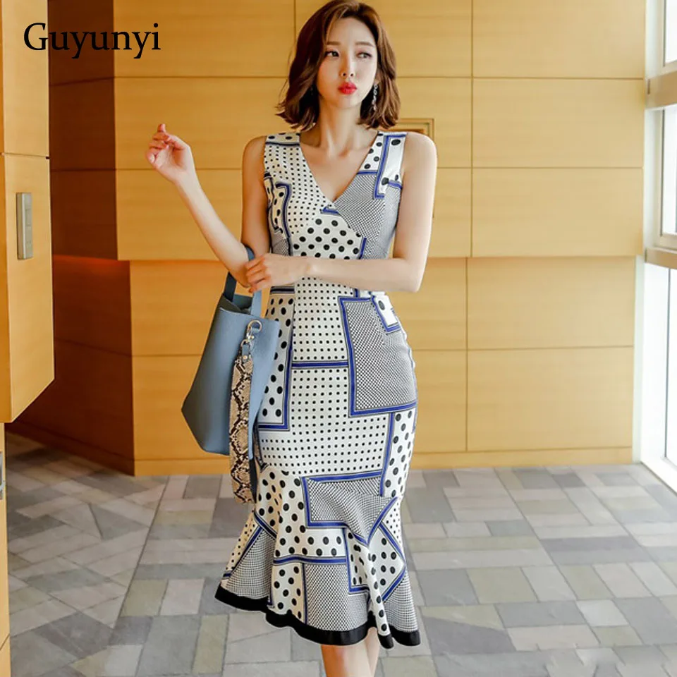 Fashion Striped Dot Office Lady Dress 2019 Summer Sleeveless Small Sexy V-Neck High Waist Slim Mermaid Hem Party Dress Women
Fashion Striped Dot Office Lady Dress 2019 Summer Sleeveless Small Sexy V-Neck High Waist Slim Mermaid Hem Party Dress Women