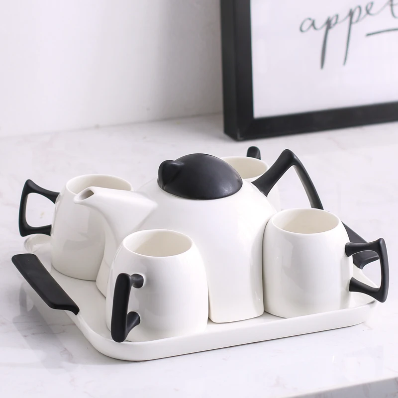 Фото Классический набор кофейных чашек белого/черного цвета керамический чайник