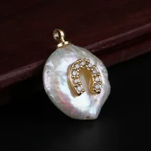 Oro micro pavimentado blanco cz caballo herradura encantos perla de agua dulce real colgante encanto para hacer joyería diy para gargantilla(China)