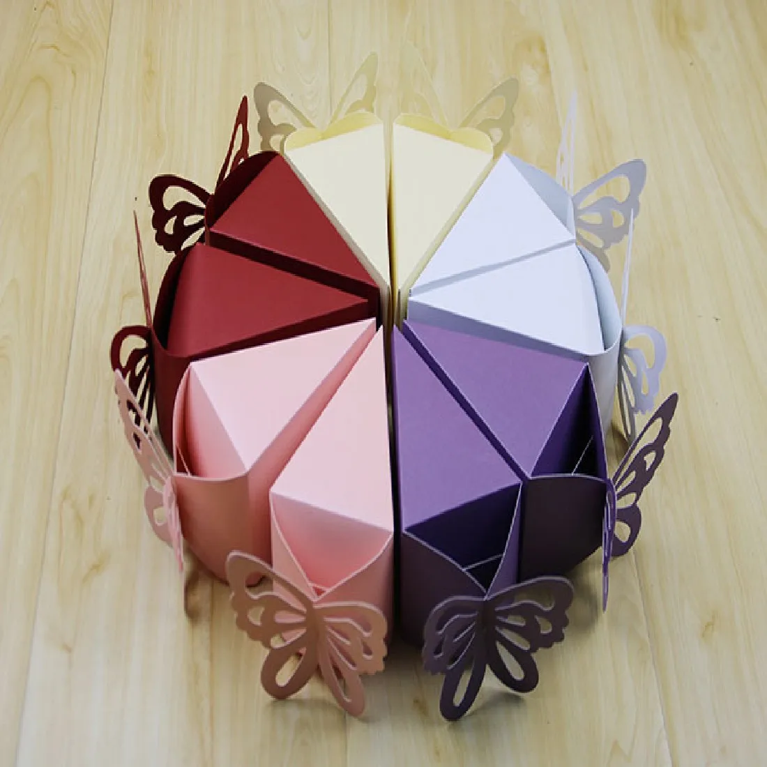 Fashion 10 pcs Triangle butterfly paper candy chocolate gift box for wedding birthday party favor Cake Shape Boxes
Fashion 10 pcs Triangle butterfly paper candy chocolate gift box for wedding birthday party favor Cake Shape Boxes
