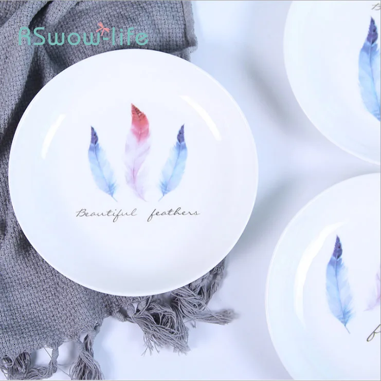 Creative Feather Pattern Ceramic Household Dish Nordic Minimalist Style Round Dish Home Kitchen Supplies
Creative Feather Pattern Ceramic Household Dish Nordic Minimalist Style Round Dish Home Kitchen Supplies