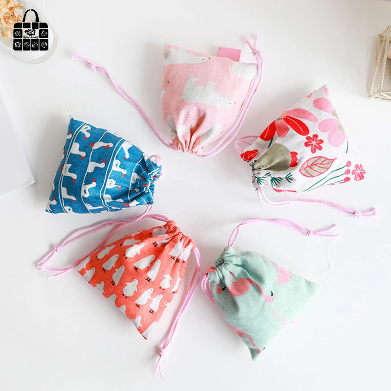 1 pcs Beautiful multicolor cotton fabric dust bag Clothes travel Storage bag portable organizer home Sundry kids toy storage bag
1 pcs Beautiful multicolor cotton fabric dust bag Clothes travel Storage bag portable organizer home Sundry kids toy storage bag