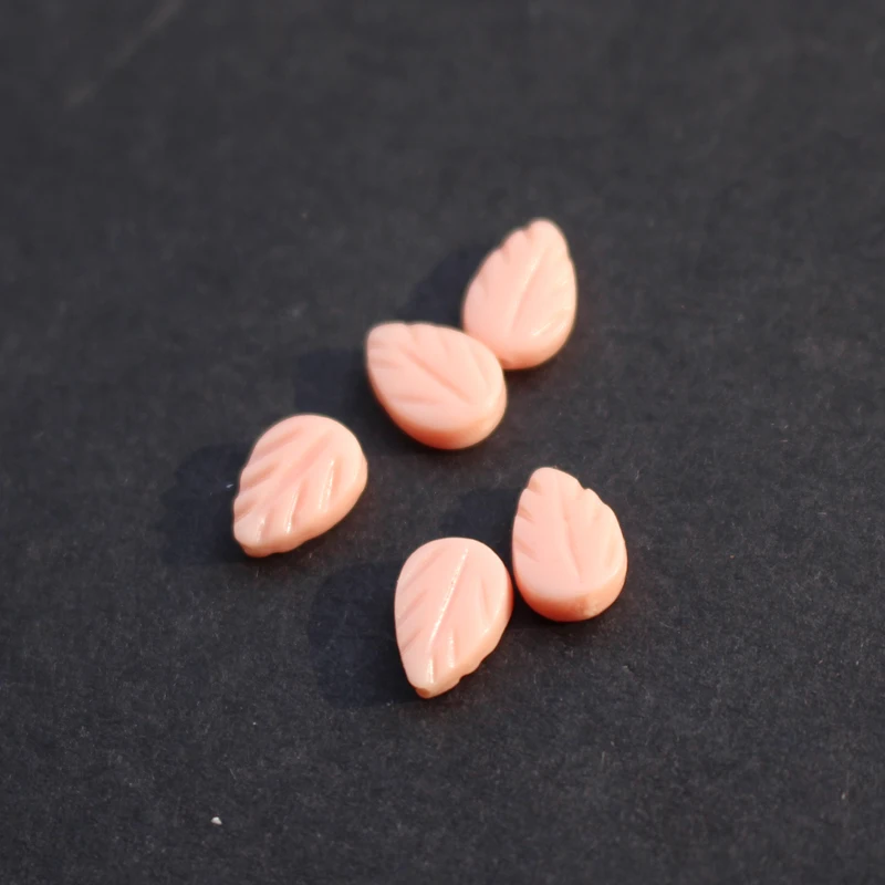 (20 pieces/lot) 8.65mm*6mm*3mm Carved Artificial Coral leaf Light Pink color for Jewelry making
(20 pieces/lot) 8.65mm*6mm*3mm Carved Artificial Coral leaf Light Pink color for Jewelry making
