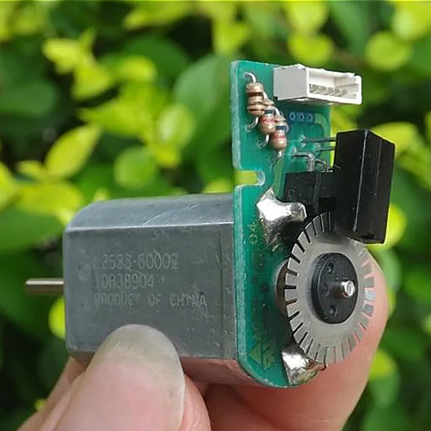 Metal code wheel speed motor Encoder 30 lines AB phase Code motor DC 6-12V 3800rpm-7800rpm carbon brush 130 DC motor for DIY
Metal code wheel speed motor Encoder 30 lines AB phase Code motor DC 6-12V 3800rpm-7800rpm carbon brush 130 DC motor for DIY