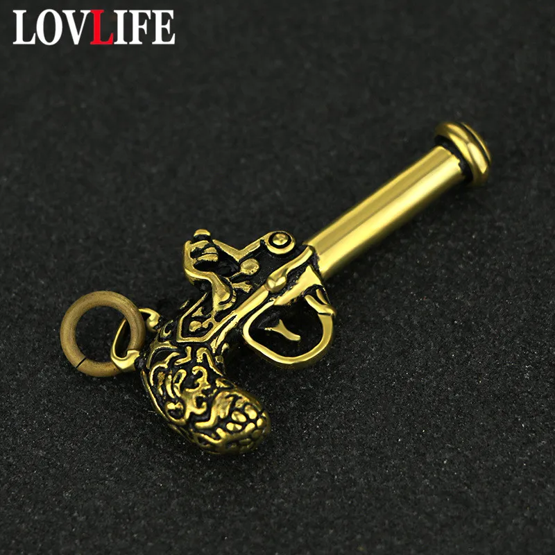 Retro Brass Pistol Gun Keychains Pendant Pure Copper Firelock Weapon Model Key Ring Pendant Creative Bag Hanging Trinket Jewelry
Retro Brass Pistol Gun Keychains Pendant Pure Copper Firelock Weapon Model Key Ring Pendant Creative Bag Hanging Trinket Jewelry