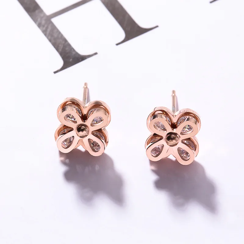 2019 Fashion Flower Cute Zircon Stainless Steel Stud Earrings Simple Temperament Sweet Earings for Women Ornament Jewelry xy82
2019 Fashion Flower Cute Zircon Stainless Steel Stud Earrings Simple Temperament Sweet Earings for Women Ornament Jewelry xy82