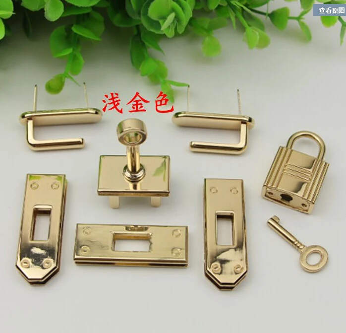 4 color Quality bag accessories women's handbag lockbutton horse bags lock bag hardware bag lock+Free shipping
4 color Quality bag accessories women's handbag lockbutton horse bags lock bag hardware bag lock+Free shipping
