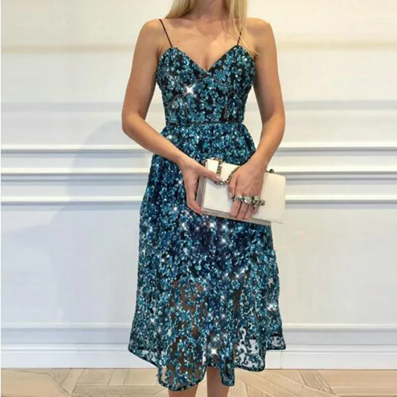 2019 Self Portrait Designer Runway Dress Women Sexy V Neck Backless Blue Sequined Dresses Female Spaghetti Strap Party Dress
2019 Self Portrait Designer Runway Dress Women Sexy V Neck Backless Blue Sequined Dresses Female Spaghetti Strap Party Dress