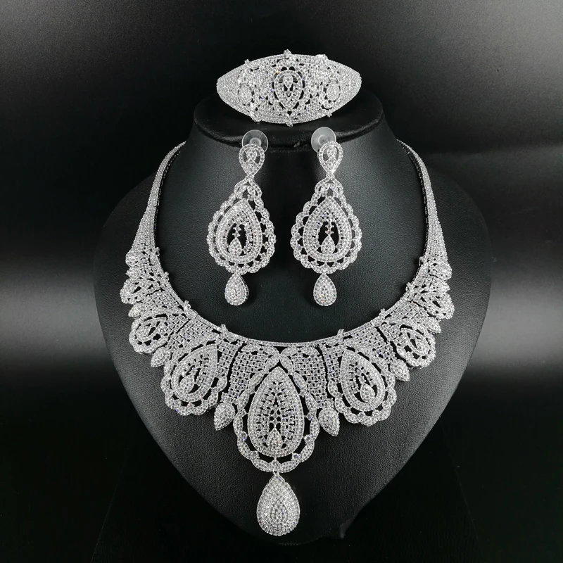 2019 NEW FASHION palace crystal CZ zircon necklace earring bracelet ring wedding bridal banquet dinner dressing jewelry set
2019 NEW FASHION palace crystal CZ zircon necklace earring bracelet ring wedding bridal banquet dinner dressing jewelry set