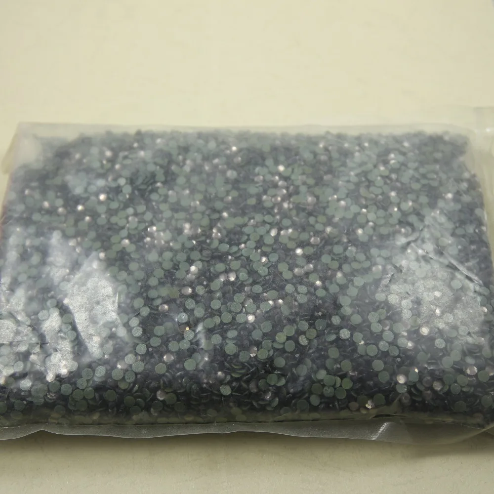 clearance hotfix rhinestone Hot drilling DIY clothes/garment accessory a bag about 28800pcs/bag SS16 about 4mm gray
clearance hotfix rhinestone Hot drilling DIY clothes/garment accessory a bag about 28800pcs/bag SS16 about 4mm gray