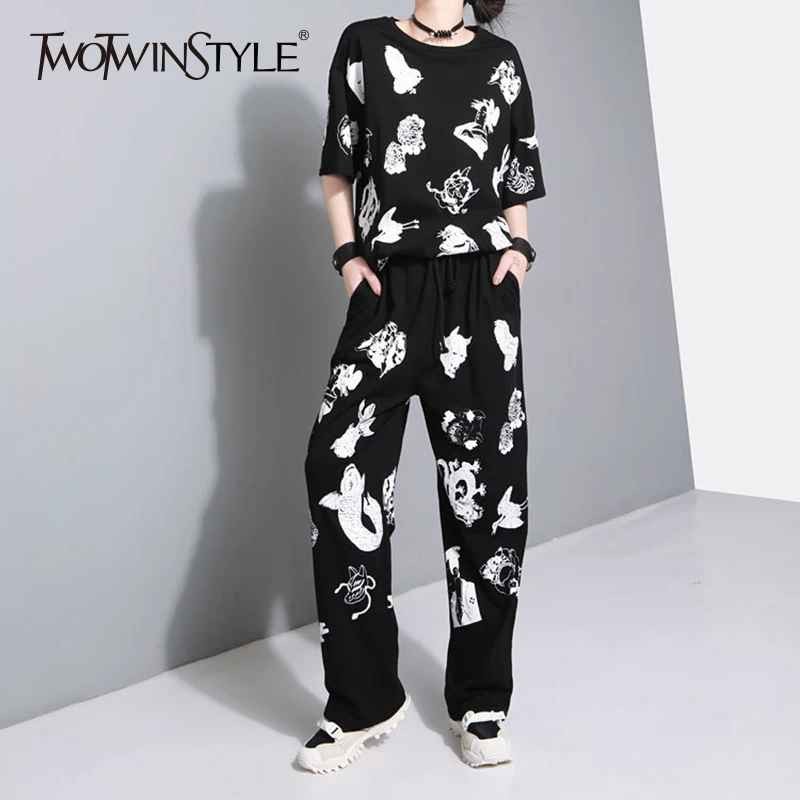 TWOTWINSTYLE Print Pants Suit For Women Short Sleeve T Shirt With Lace Up High Waist Long Wide Leg Trousers 2019 Summer Harajuku
TWOTWINSTYLE Print Pants Suit For Women Short Sleeve T Shirt With Lace Up High Waist Long Wide Leg Trousers 2019 Summer Harajuku