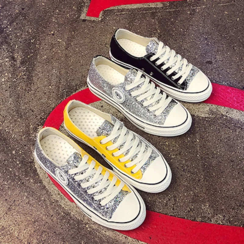 Net red ins port wind super fire big eyes sequin face yin and yang stitching low to help canvas shoes women's flat casual shoes
Net red ins port wind super fire big eyes sequin face yin and yang stitching low to help canvas shoes women's flat casual shoes