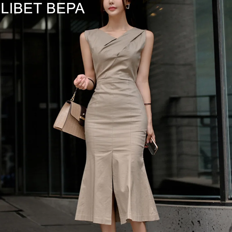 New 2019 Spring Summer Women Sexy&Club Mermaid Ruffles Split Package Hip Asymmetrical Bodycon V-Neck Sheeveless Dress DR745
New 2019 Spring Summer Women Sexy&Club Mermaid Ruffles Split Package Hip Asymmetrical Bodycon V-Neck Sheeveless Dress DR745