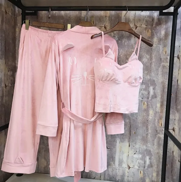 2018 New Autumn and Winter Women's Island Velvet Thickened Pajamas Three-piece Robe Pants Set Sleepwear Ladies Cute Nightwear
2018 New Autumn and Winter Women's Island Velvet Thickened Pajamas Three-piece Robe Pants Set Sleepwear Ladies Cute Nightwear