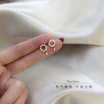 S925 Sterling Silvery Pearl Set Drill Ring Water Drop Ear Studs Lovely Light Earrings Female Temperament Silvery jewelry E59
S925 Sterling Silvery Pearl Set Drill Ring Water Drop Ear Studs Lovely Light Earrings Female Temperament Silvery jewelry E59