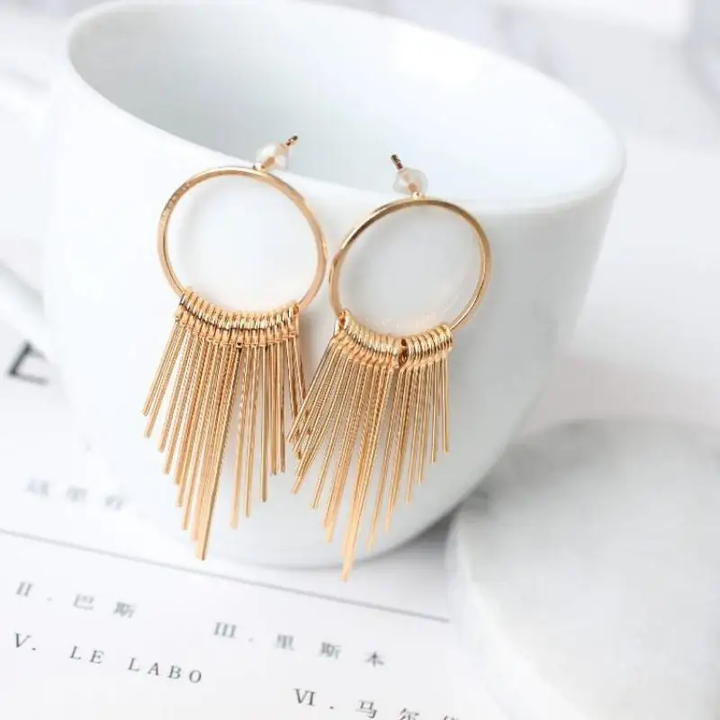 Korean Fashion Bohemian Tassel Metal Earrings, Temperament Simple Long Section Of The Vertical Geometry Of Earrings Brincos
Korean Fashion Bohemian Tassel Metal Earrings, Temperament Simple Long Section Of The Vertical Geometry Of Earrings Brincos