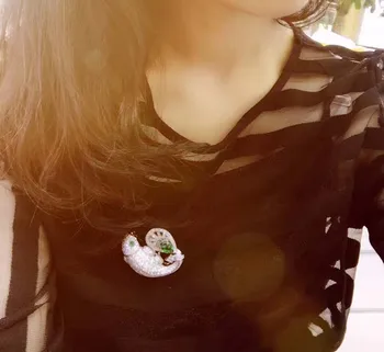 Qi Xuan_New S925 Silver Plated White Gold Inlaid High Cubic Zirconia Brooch High Green Stone Lizard Brooch Atmosphere
Qi Xuan_New S925 Silver Plated White Gold Inlaid High Cubic Zirconia Brooch High Green Stone Lizard Brooch Atmosphere
